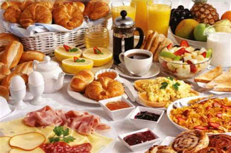 big hotel breakfast.
